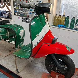 thumbnail image 2 of Cuppini Lambretta Vespa Legshield Clamp-On Round Mirror - Left Or Right Hand 2 of 5